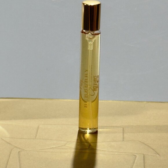 My Burberry Gift Set With 3.0 Oz Eau De Parfum 2.5 Oz Body Lotion & 0.25 Oz Roll - Picture 10 of 13